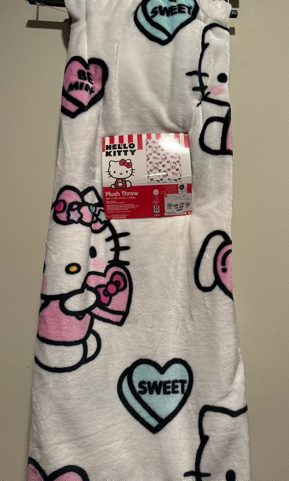 Hello Kitty Conversation Hearts Throw
