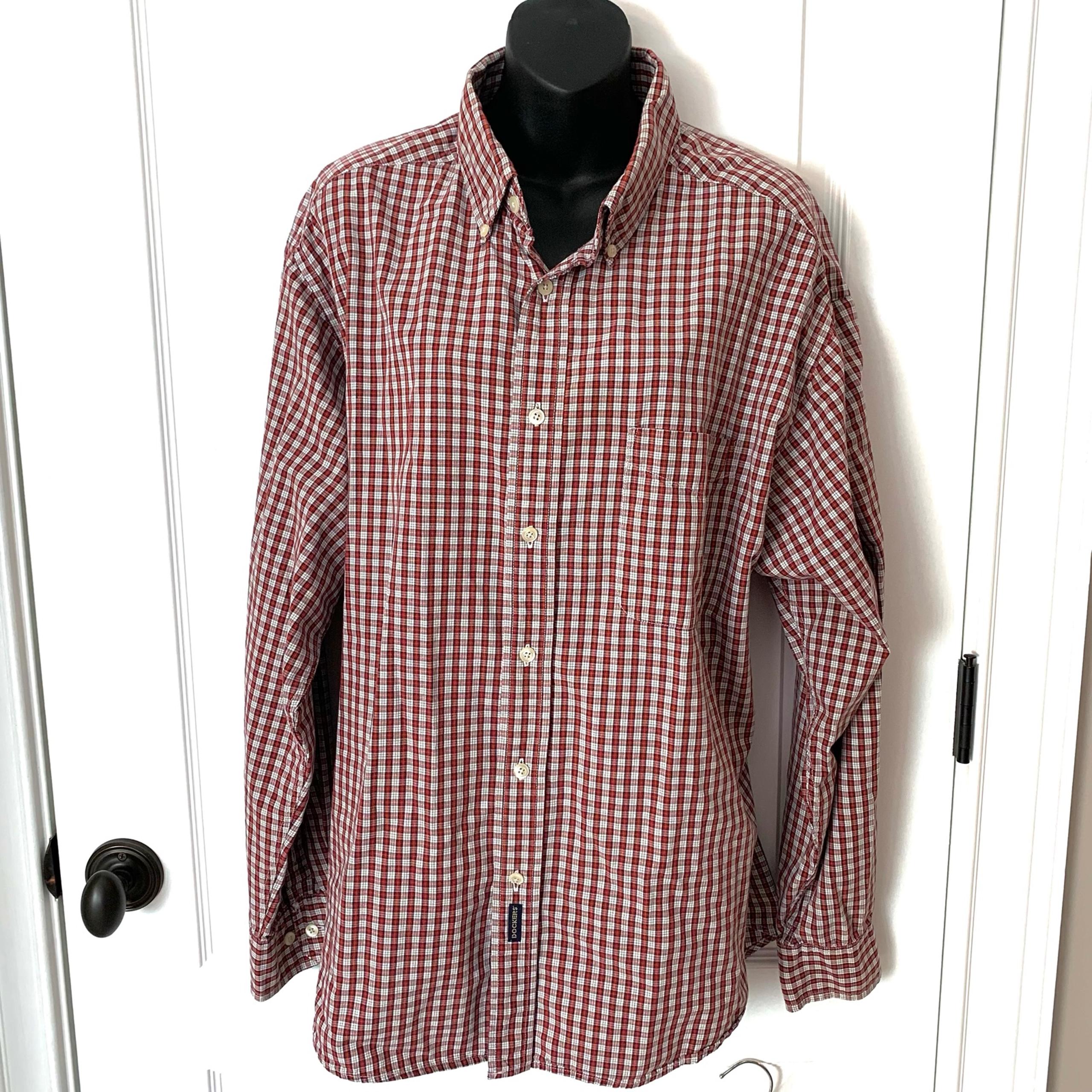 Dockers Button Down Shirt Men's XL Plaid Red Long Sleeve Cotton Pocket Preppy

M