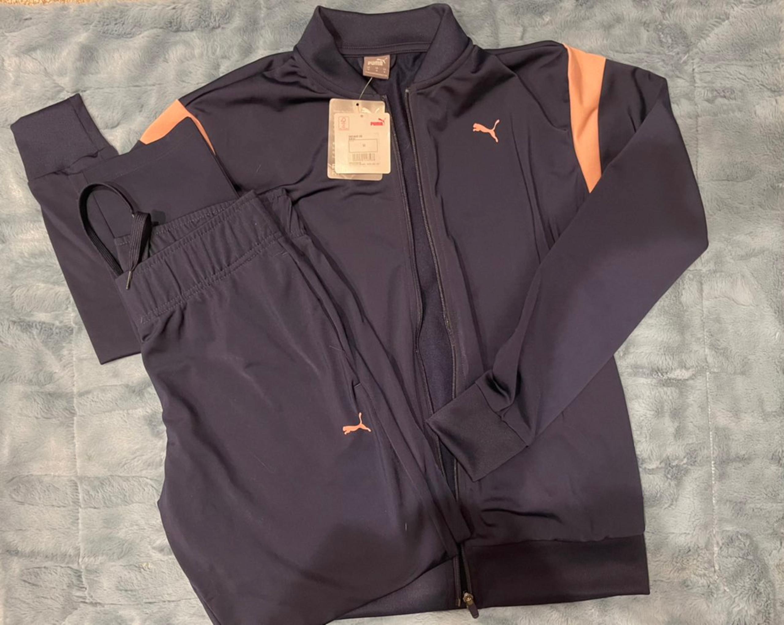 Puma wimens midium size tracksuits