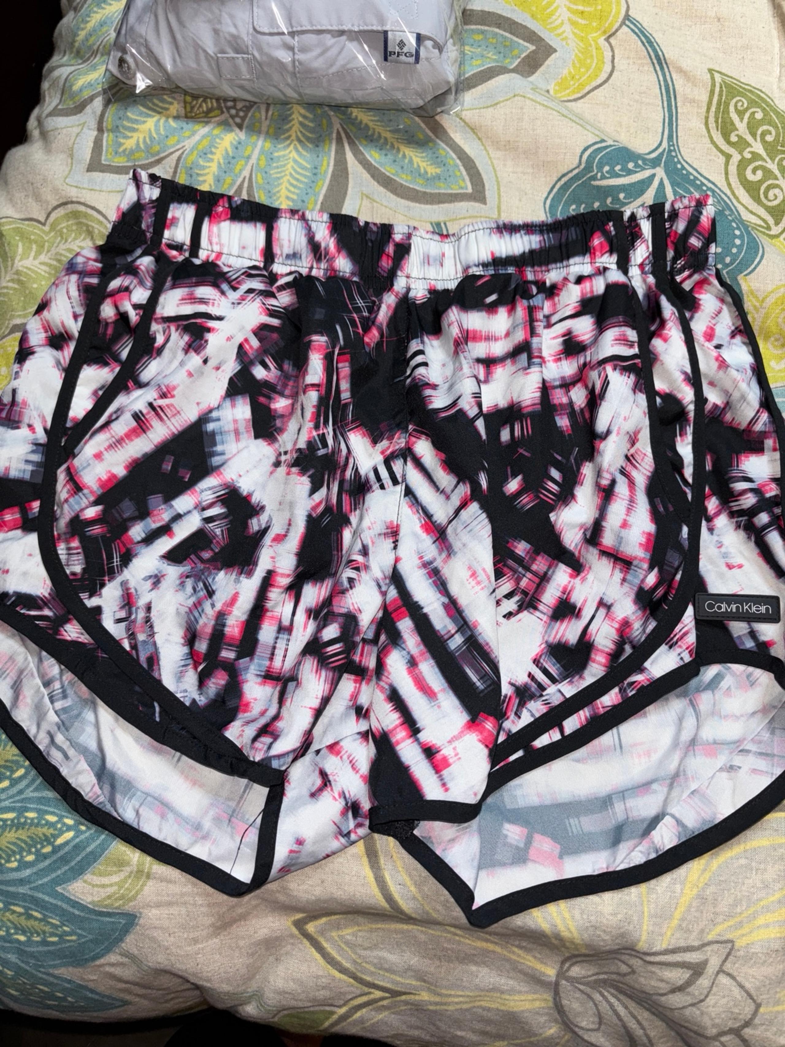 Calvin Klein women’s lined running shorts Sz small