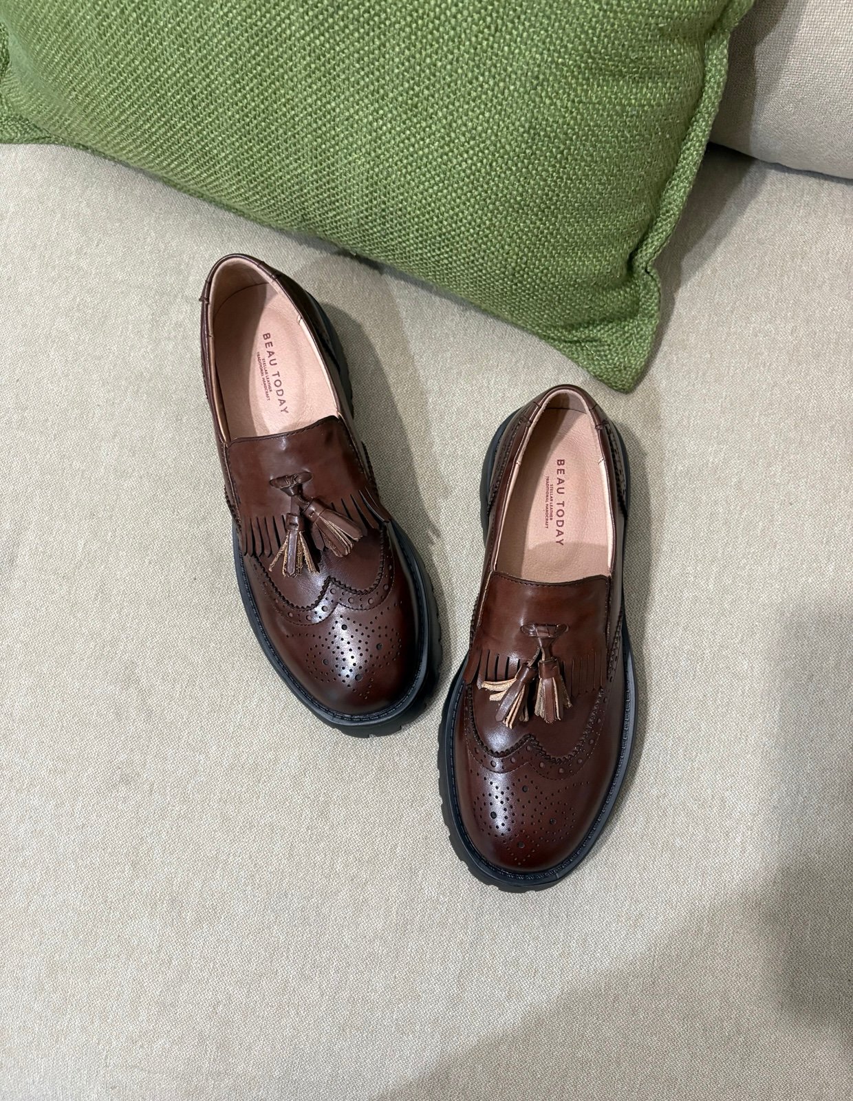 人気特価 Miu Miu Loafers loafers toe square 90s archive 靴