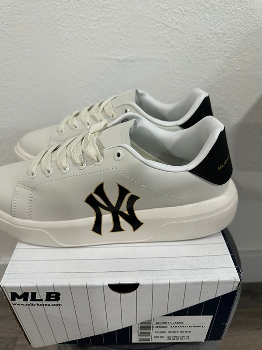 Mlb Men's Chunky Sneaker white and navy trainers