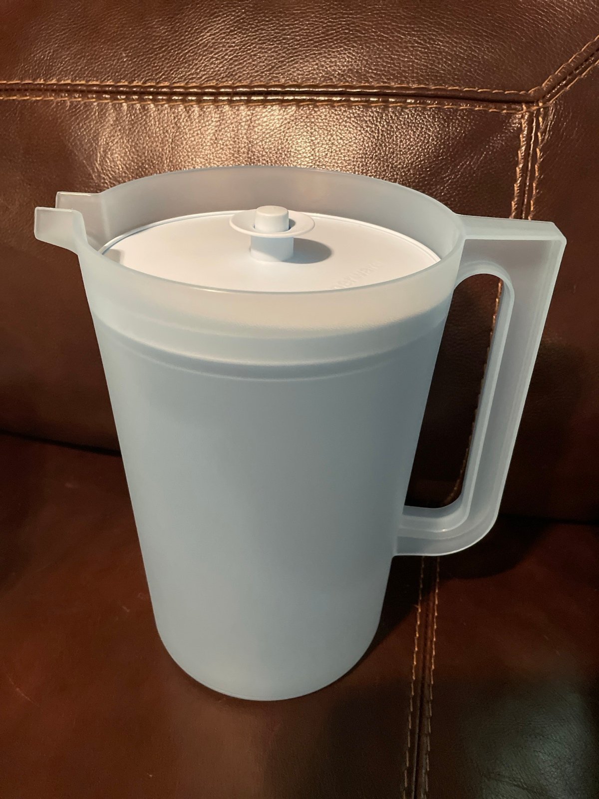 Tupperware CLASSIC SHEER® PITCHER Color: Icelandic Mist New! Retail 40