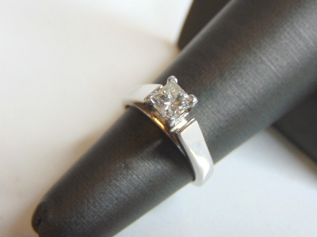 14k Gold Diamond Engagement Ring E721