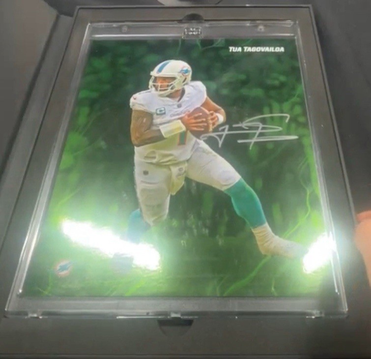 2024 FANATICS EMANATE TUA TAGOVAILOA SIGNED GREEN /99 MIAMI DOLPHINS QUARTERBACK