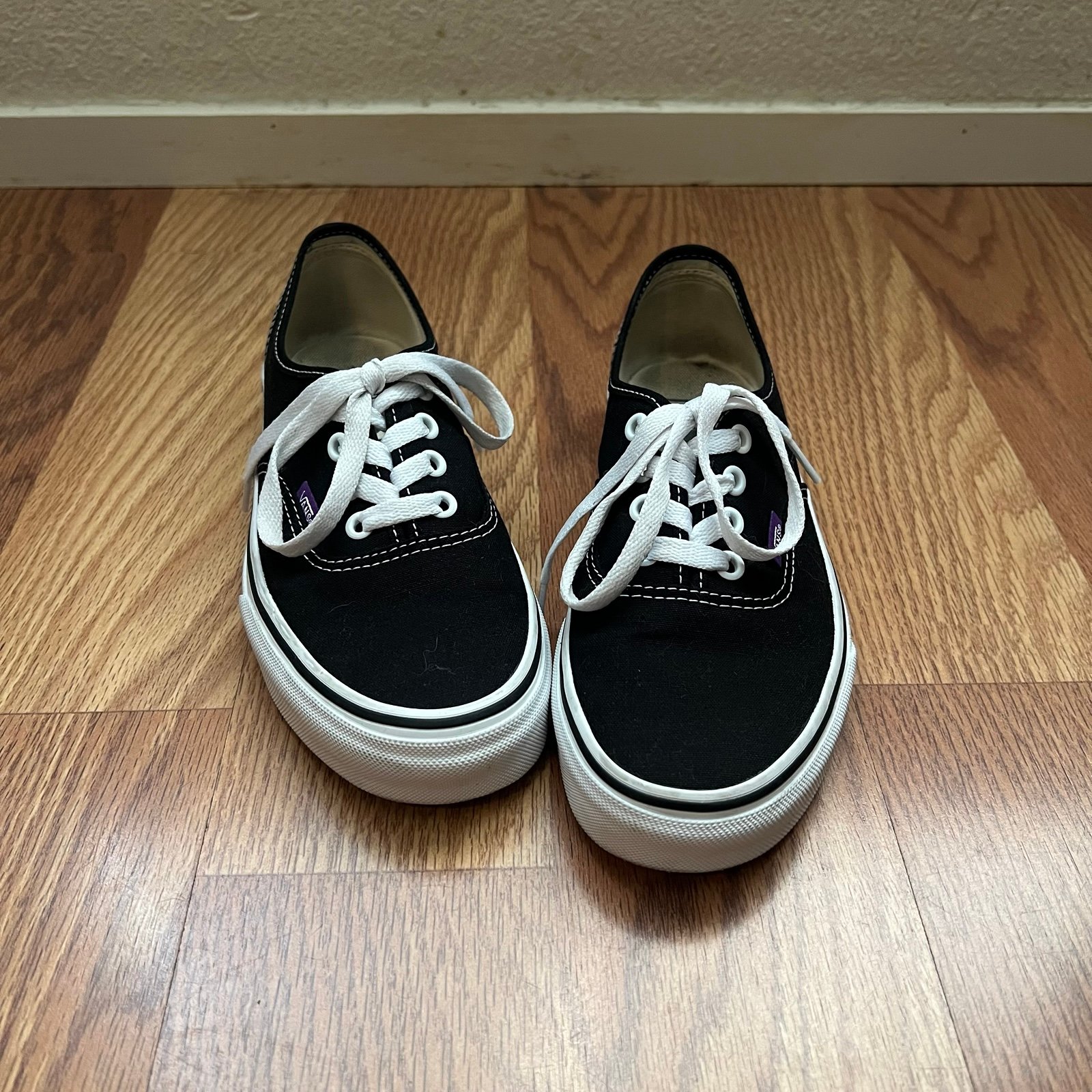 Authentic Black Vans Low-Top Sneakers Women’s Size 7