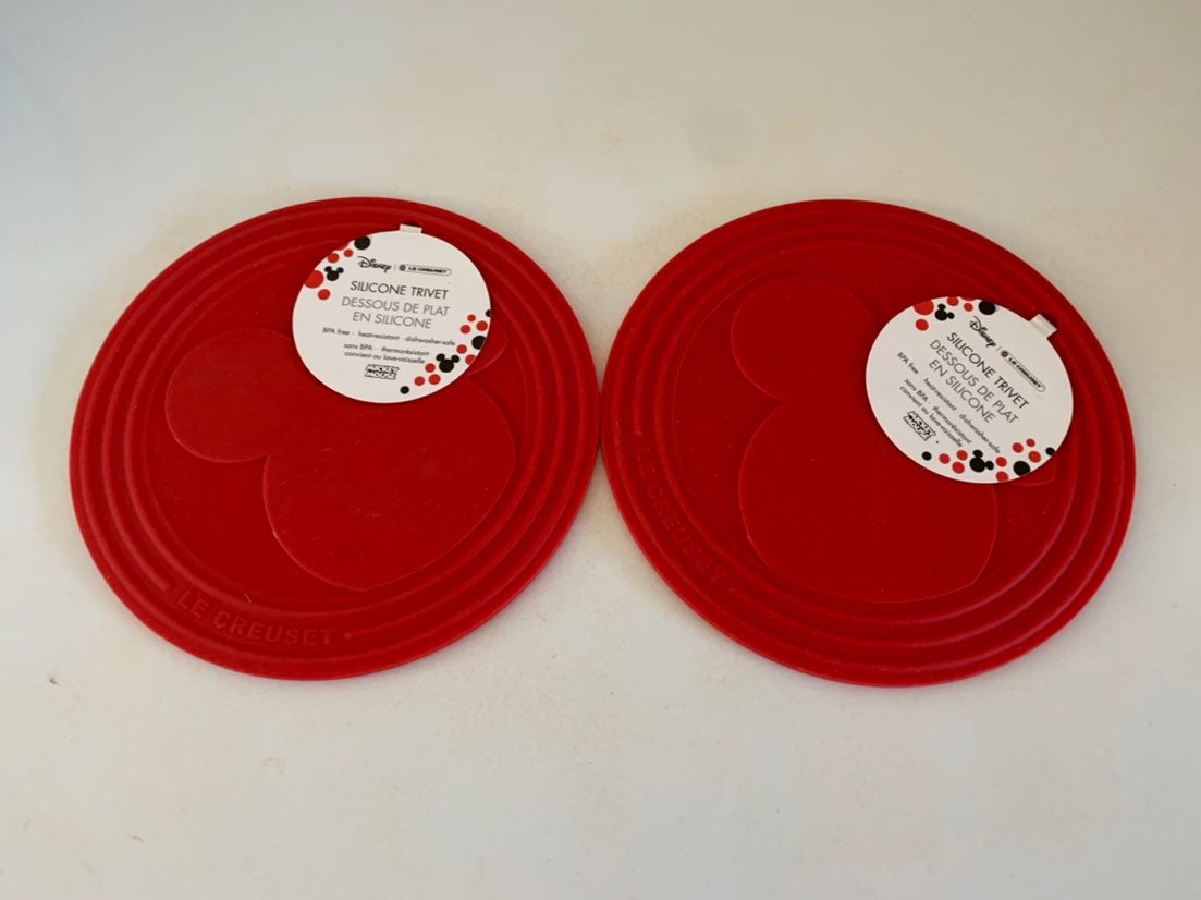 Powder Pink Le Creuset 7.75/" Silicone Heart shaped Trivet Hot Pad Mat NWT