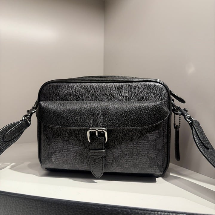 coach Warner Crossbody Bag In Signature Canvas cw217