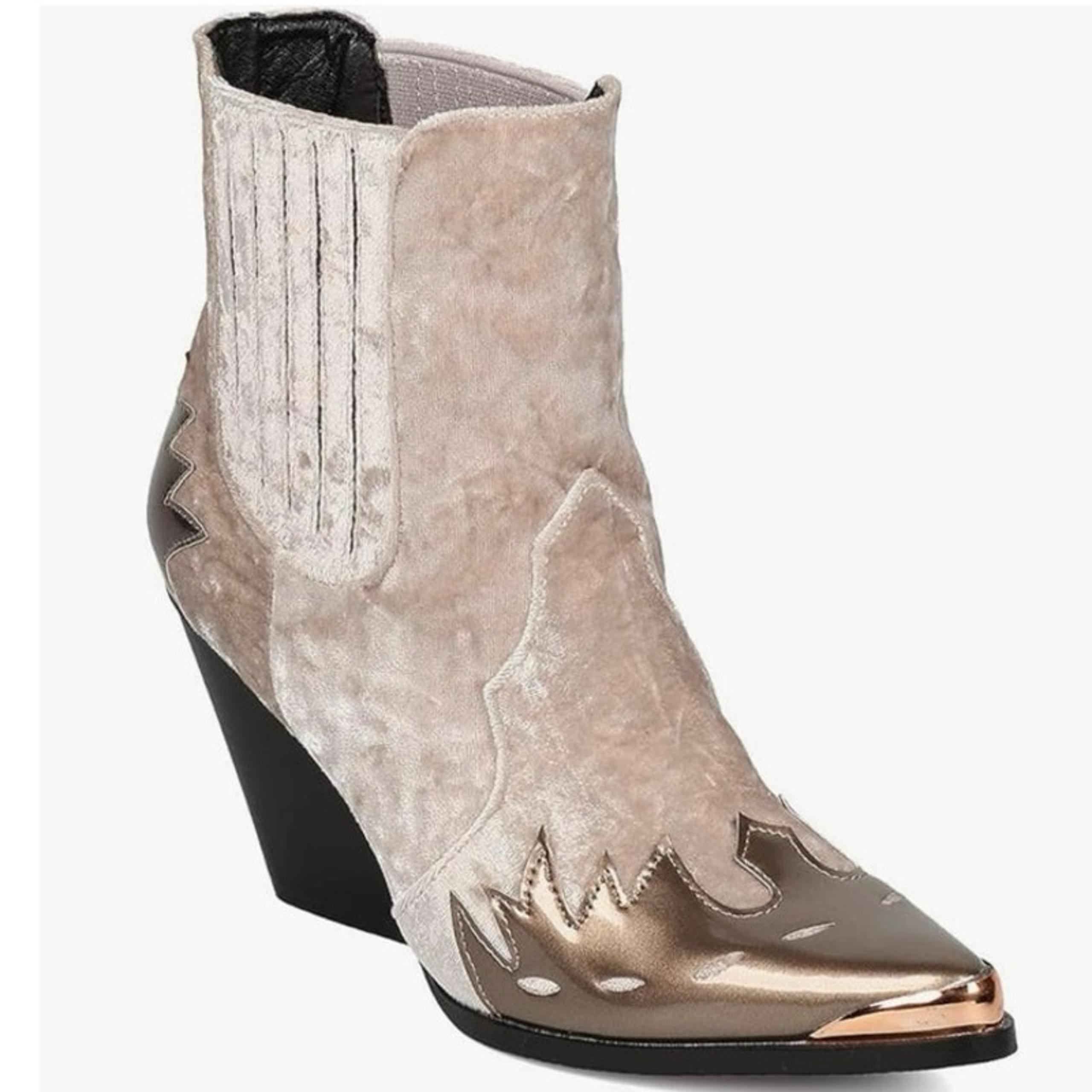 Cape Robbin Women Mixed Media Pointy Toe Flame Pattern Cowboy Bootie boots w 5.5