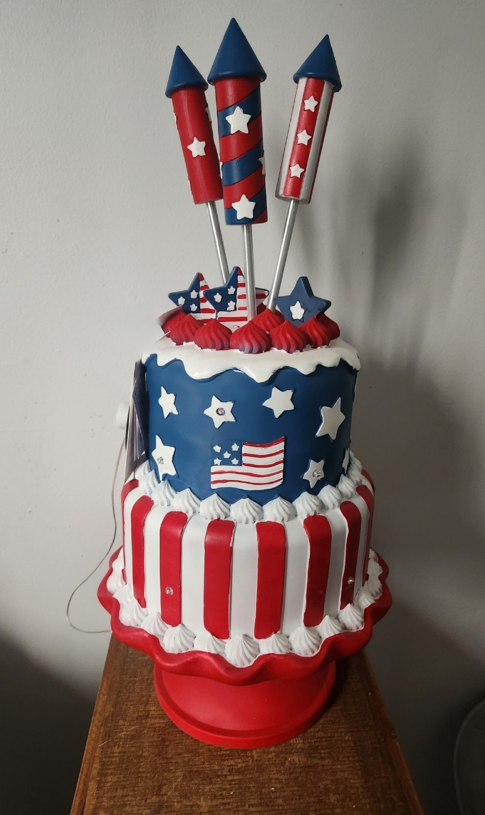 ISAAC MIZRAHI Light Up Fireworks Cake