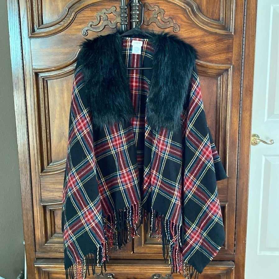 J Crew Tartan Plaid Cape Faux Fur Trim Fringe one size
