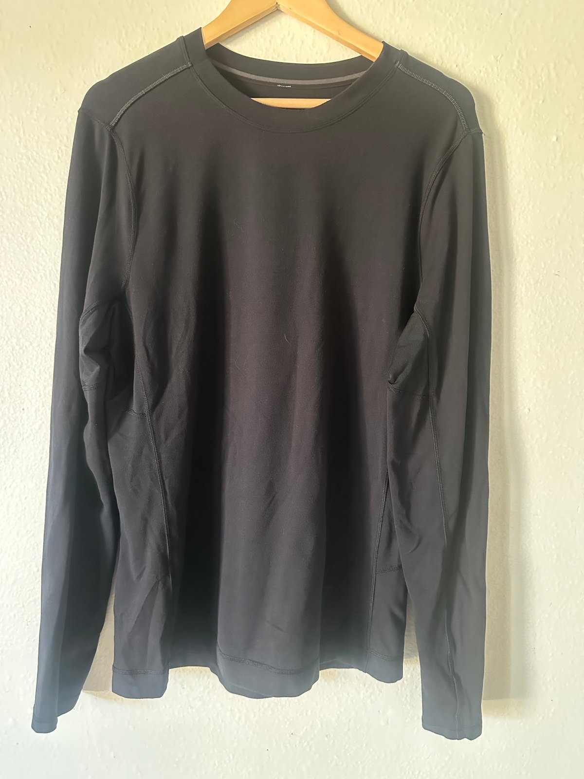 Lululemon Men's Black Performance Long Sleeve Shirt Size Large