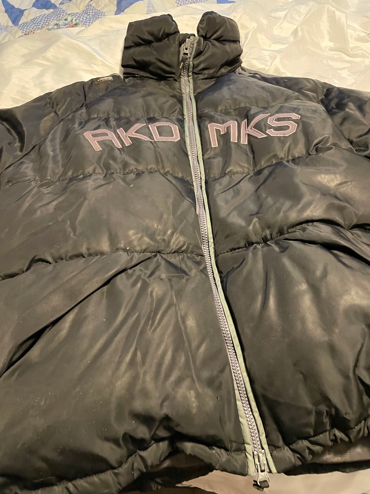 Akademiks Coat Jacket Size 2x 80 percent down insulation Black See pics For Flaw