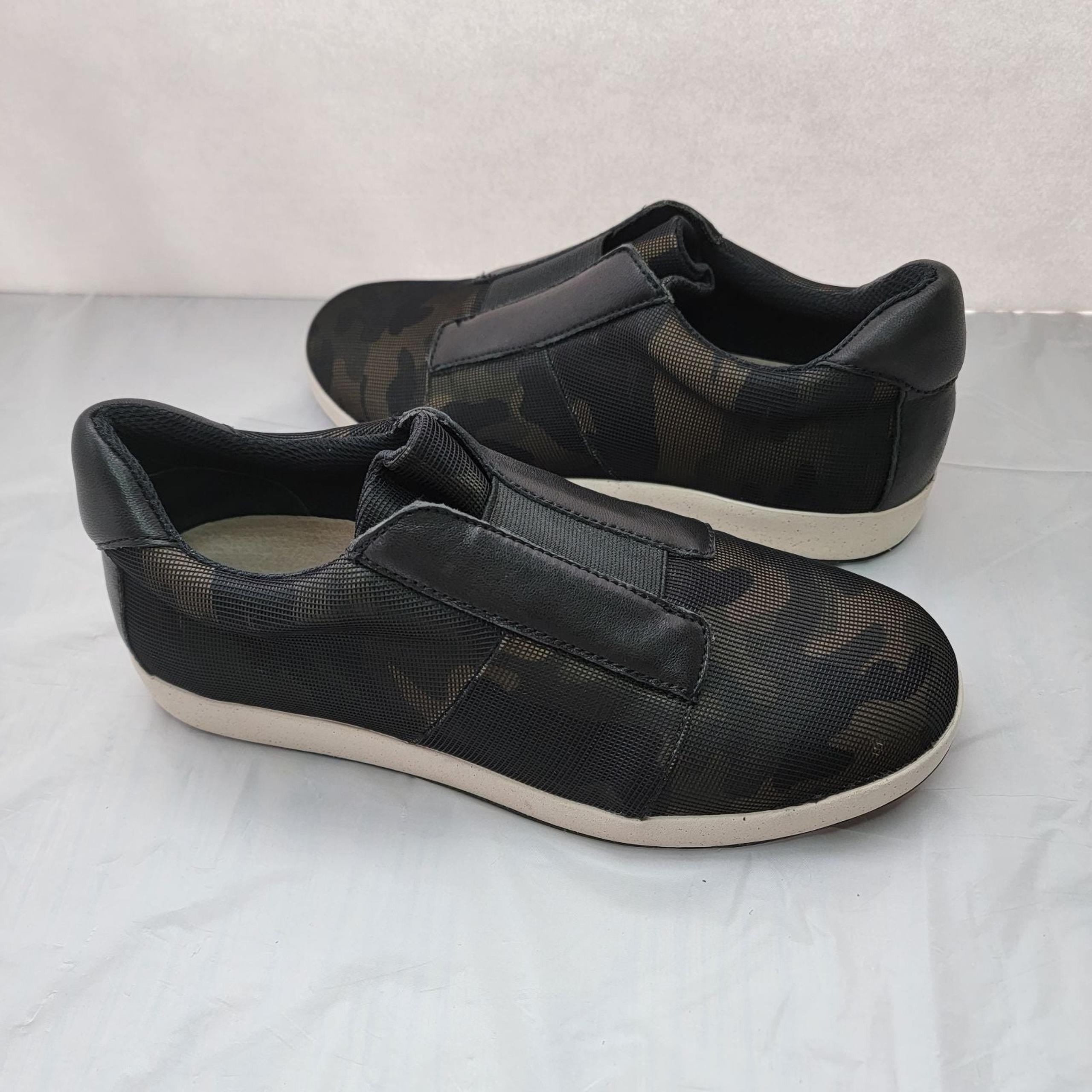 SANCTUARY Women's Movement Slip On Sneaker Size 7M Camo Dark Green Black