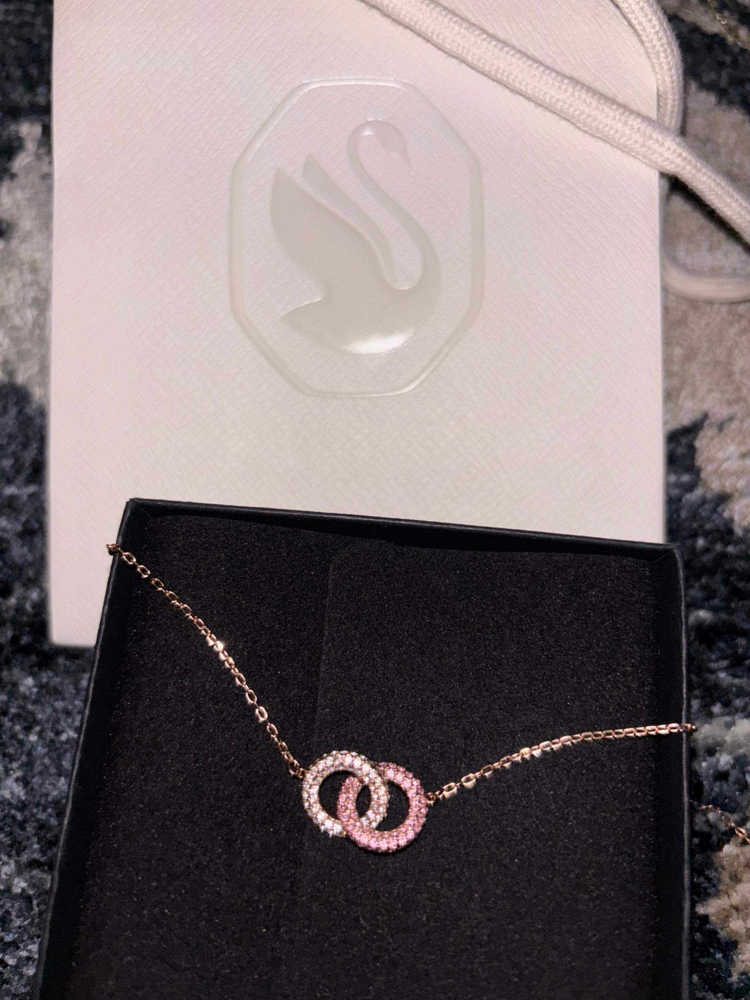 Dextera Swarovski Necklace