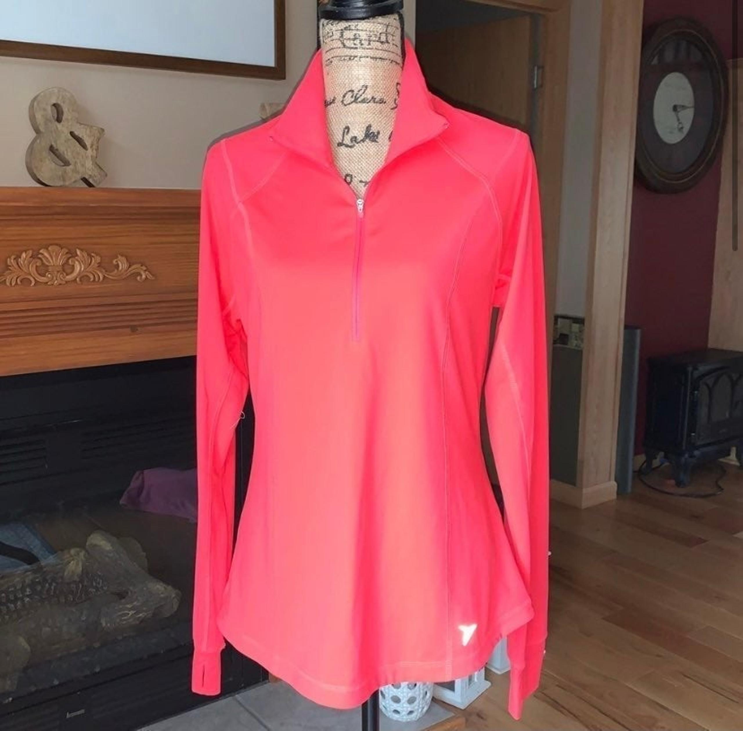 Old Navy Active Semi-Fitted Pullover