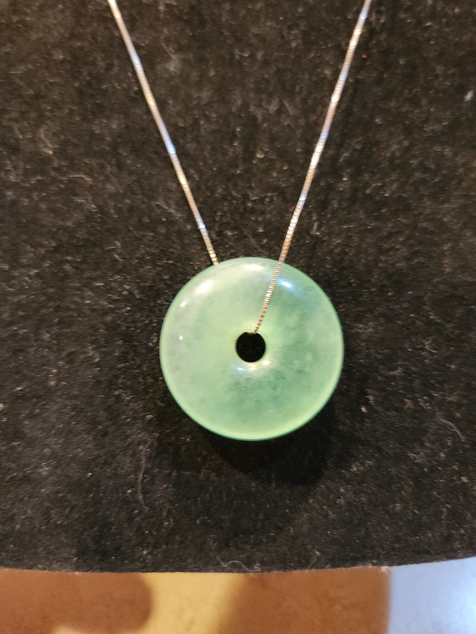 Sterling Silver Donut Jade Pendant Necklace Nice quality piece 20 chain