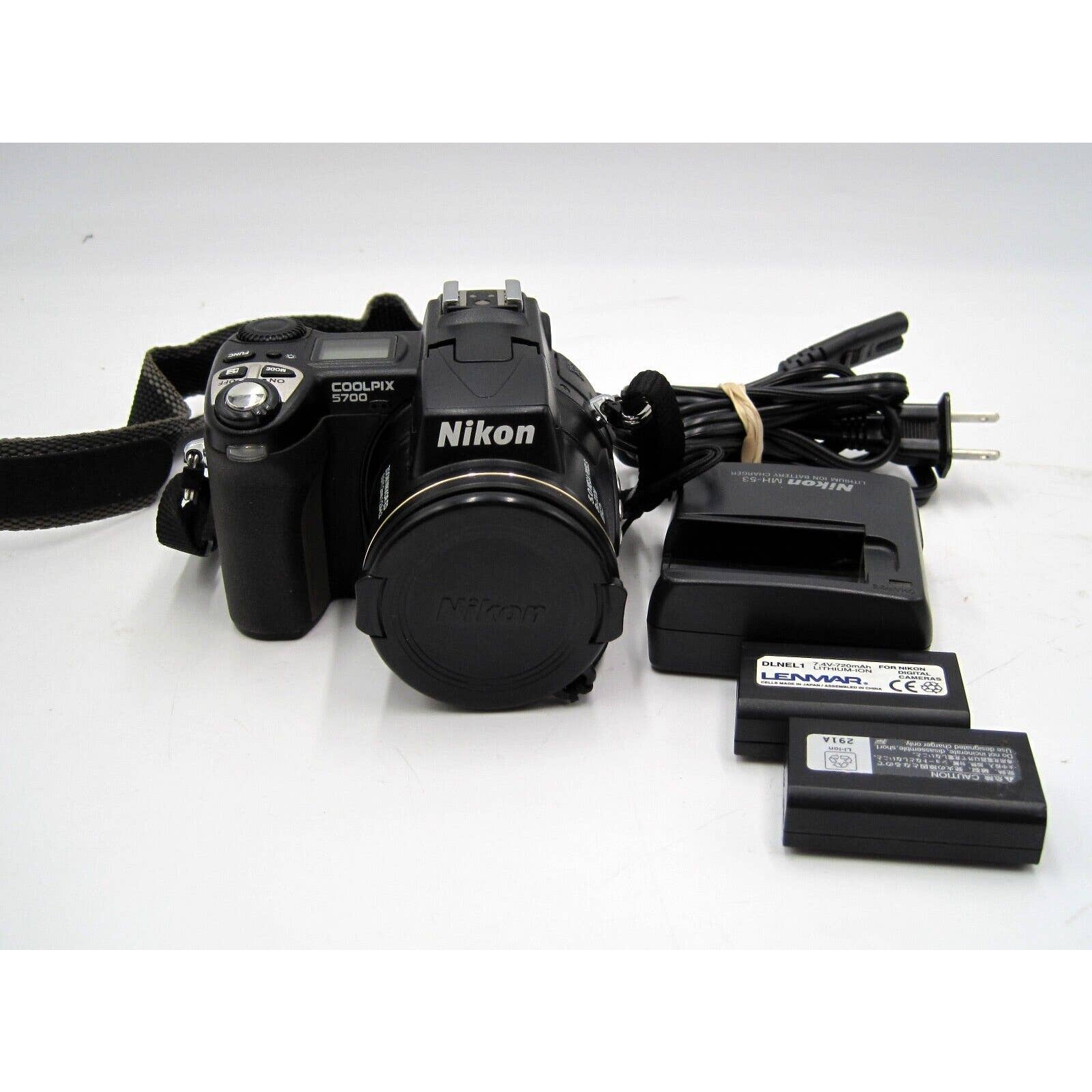 Nikon COOLPIX 5700 5.0MP Digital Camera w/ Accessories