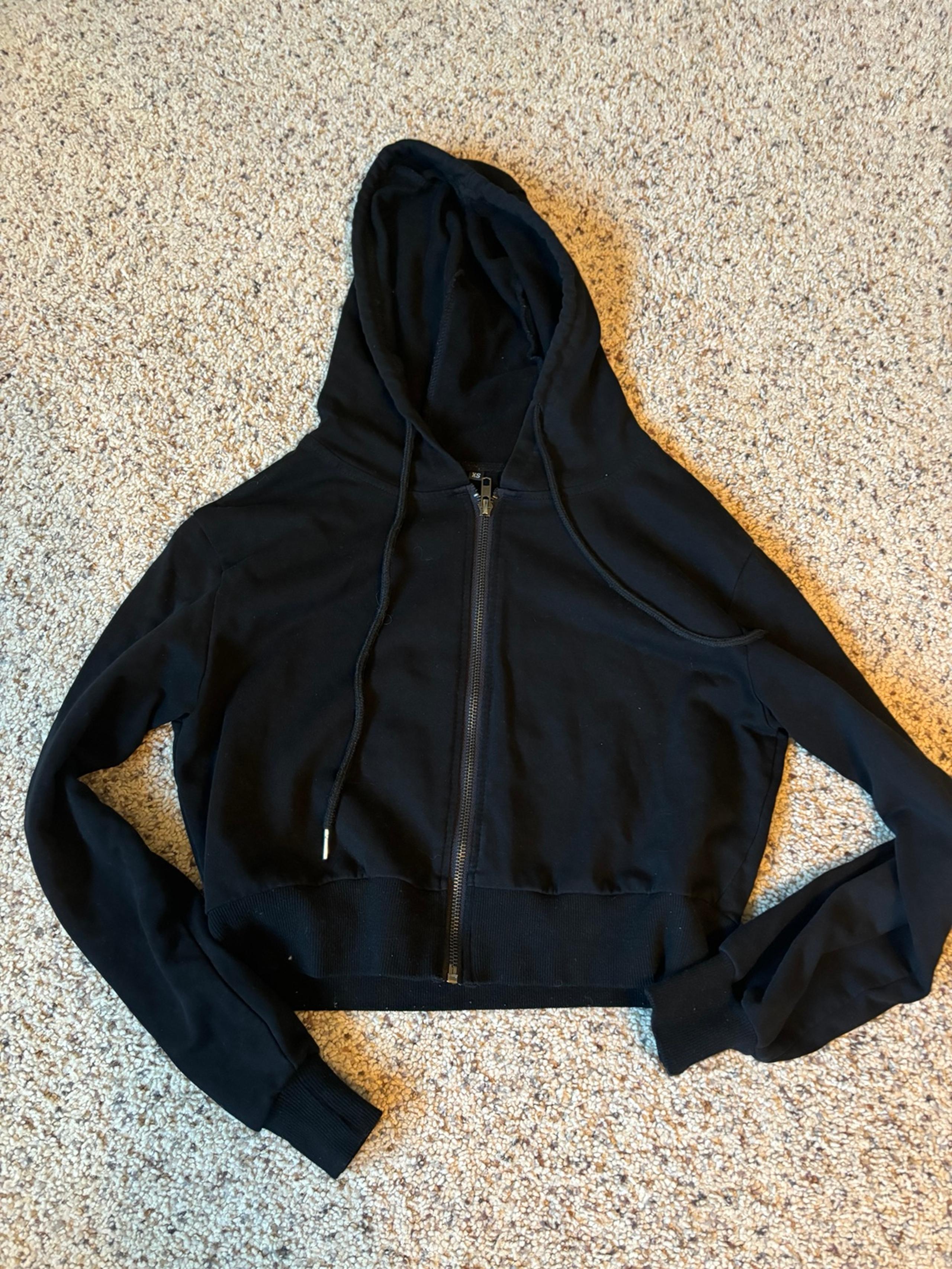 amazon cropped zip up