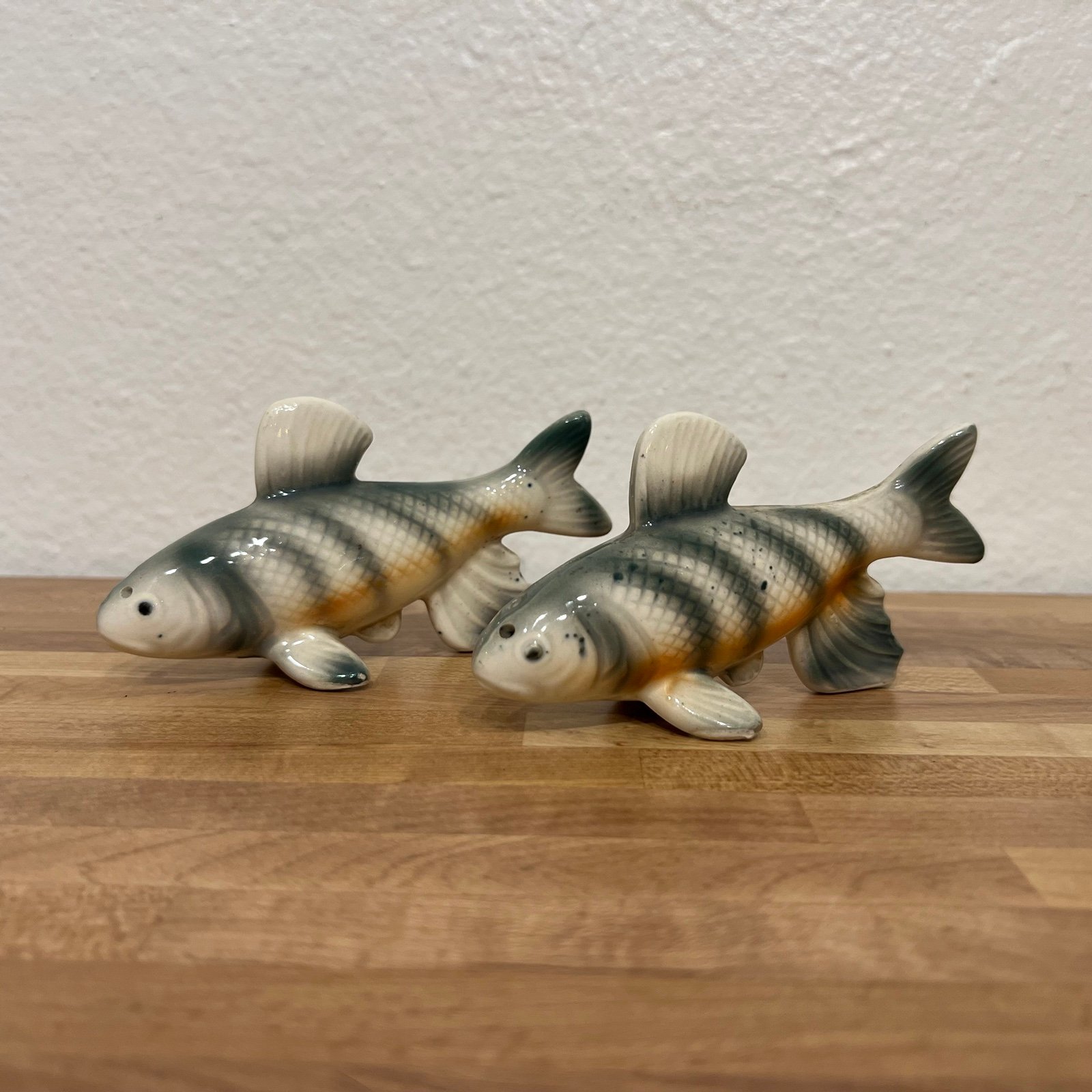 Vintage Japan Ceramic Fish Salt & Pepper Shaker Set