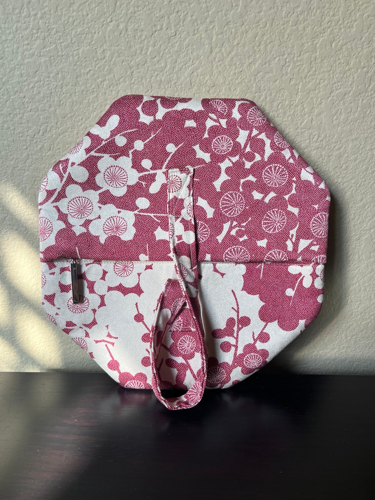 Hexagon floral patterned handbag