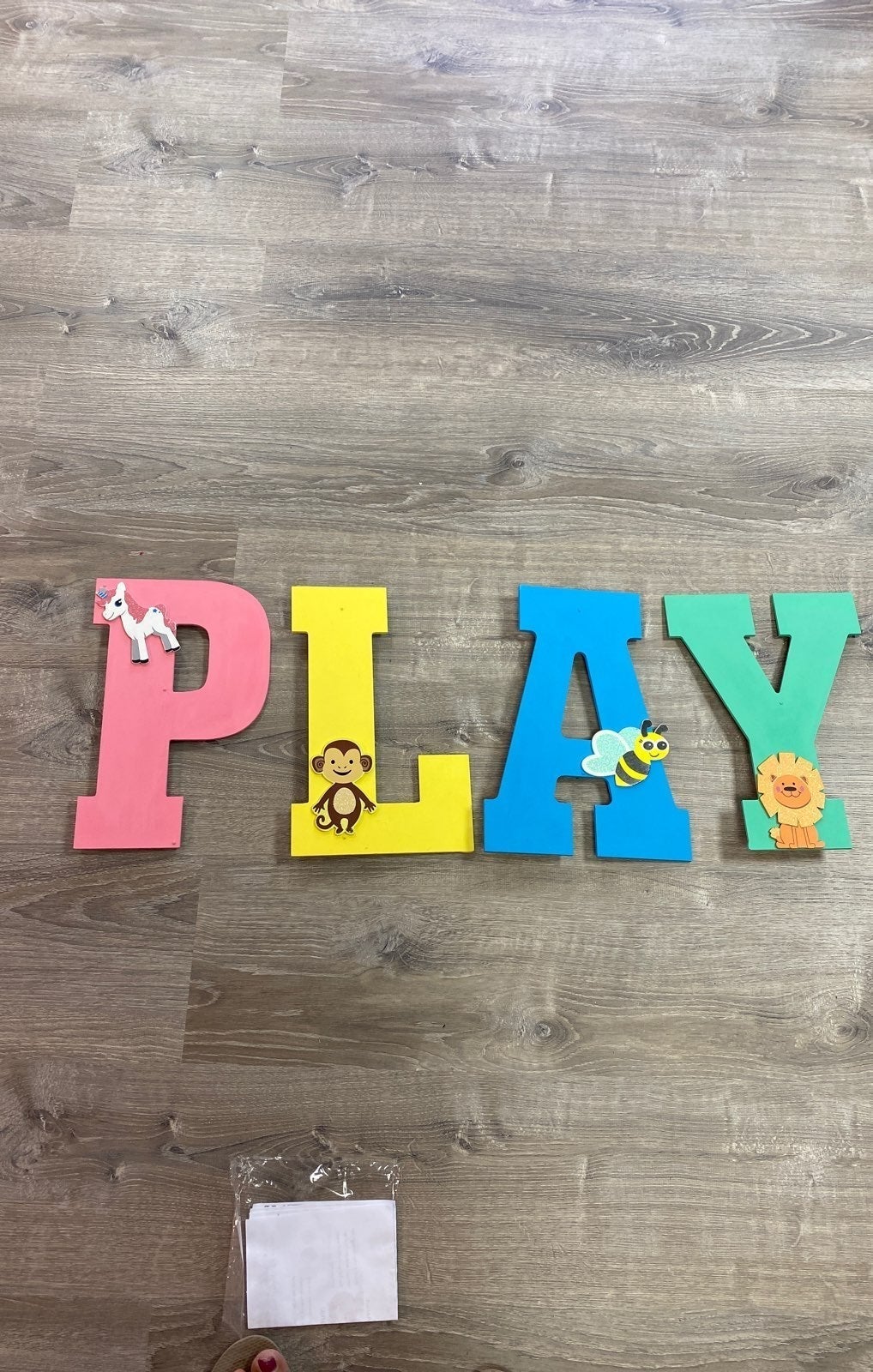 WALL DECOR PLAY SIGN