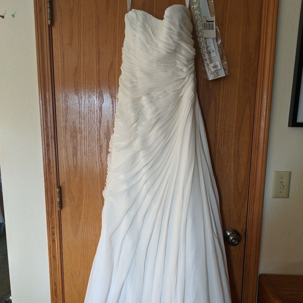 David's Bridal Wedding Dress Size 8