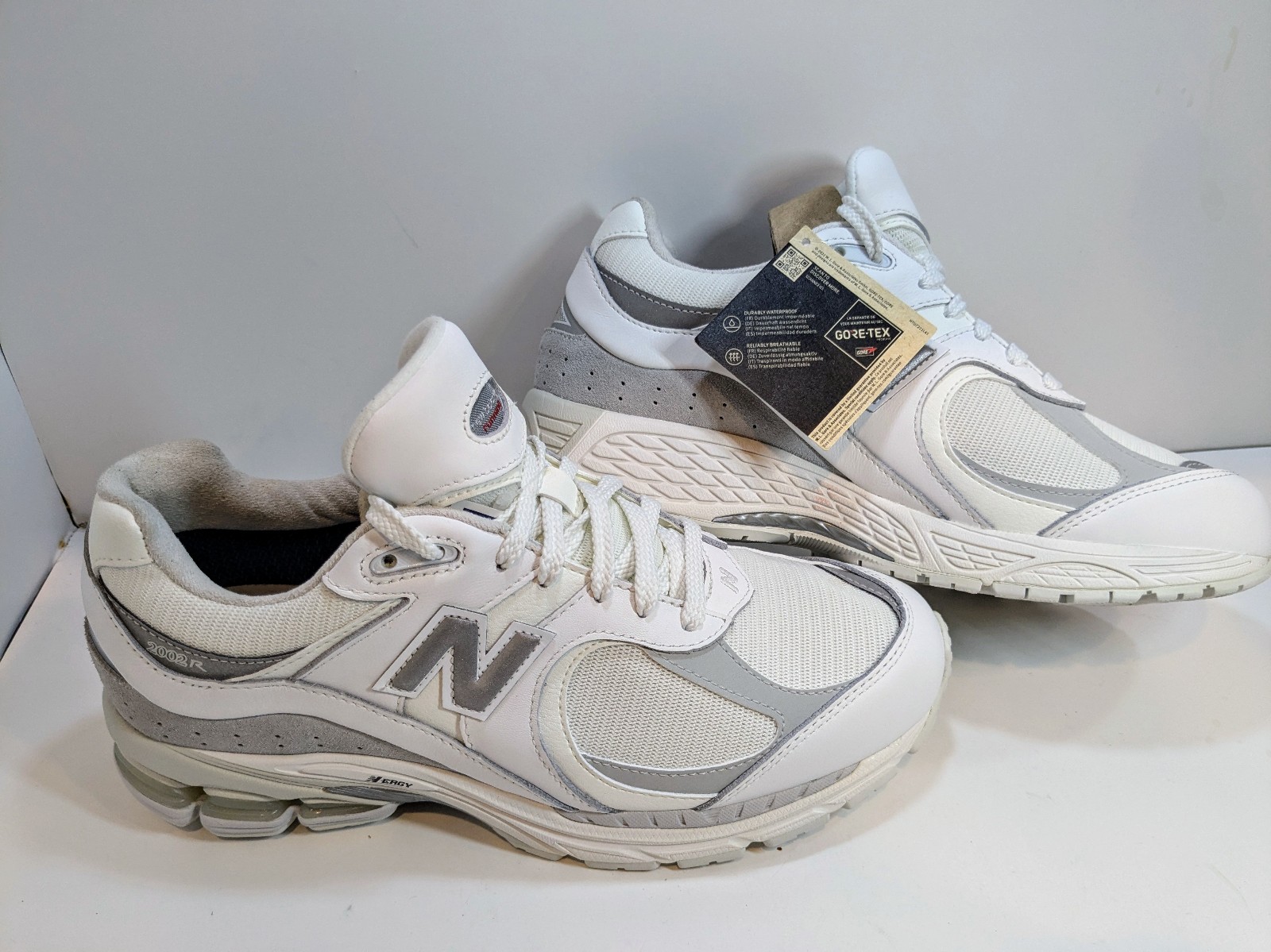 M2002RXM New Balance 2002R GORE-TEX White Brighton Grey (Men's) 8 And Woman 9.5