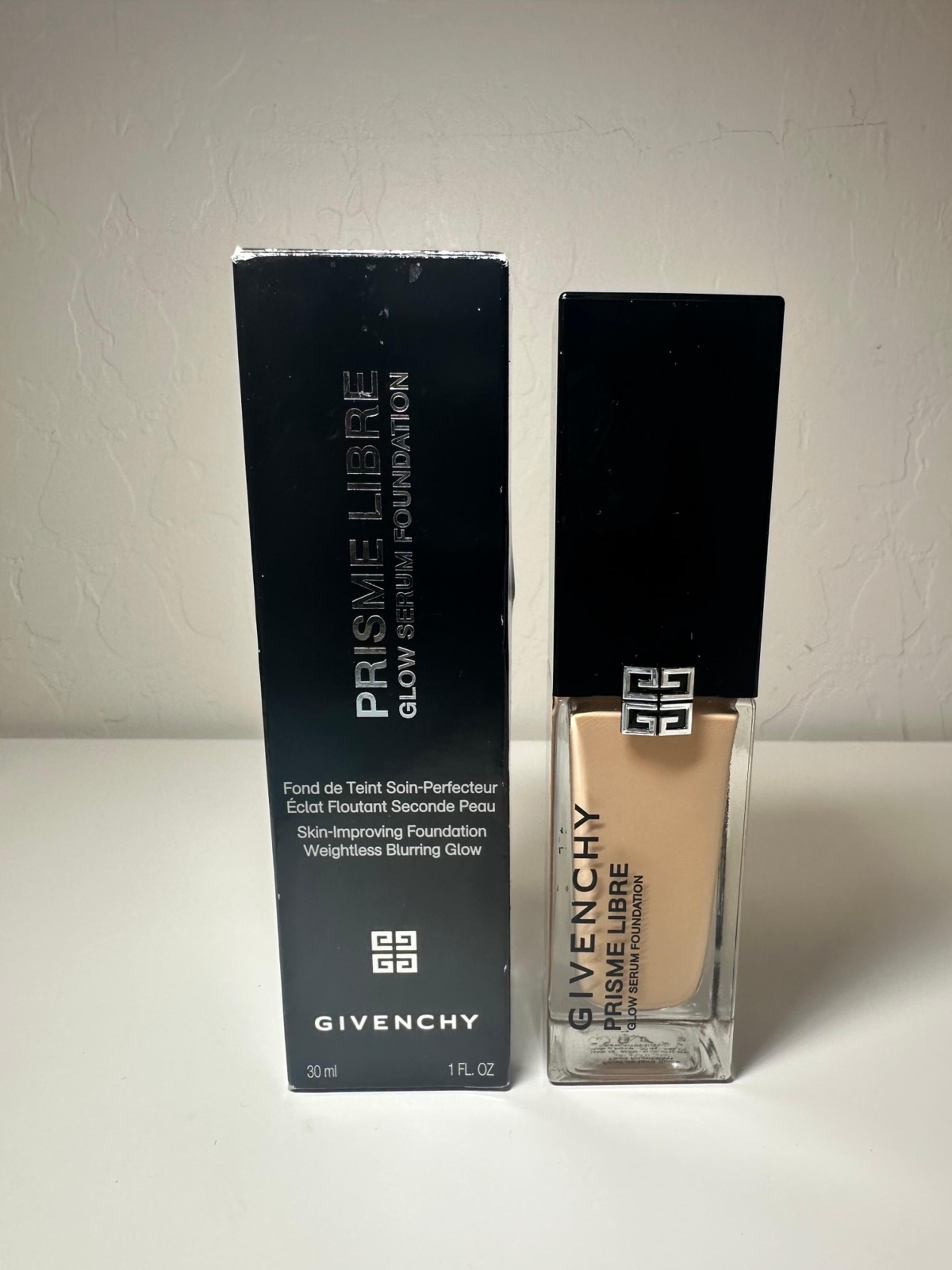 Givenchy PRISME LIBRE GLOW SERUM BLURRING & HYDRATING FOUNDATION 3W