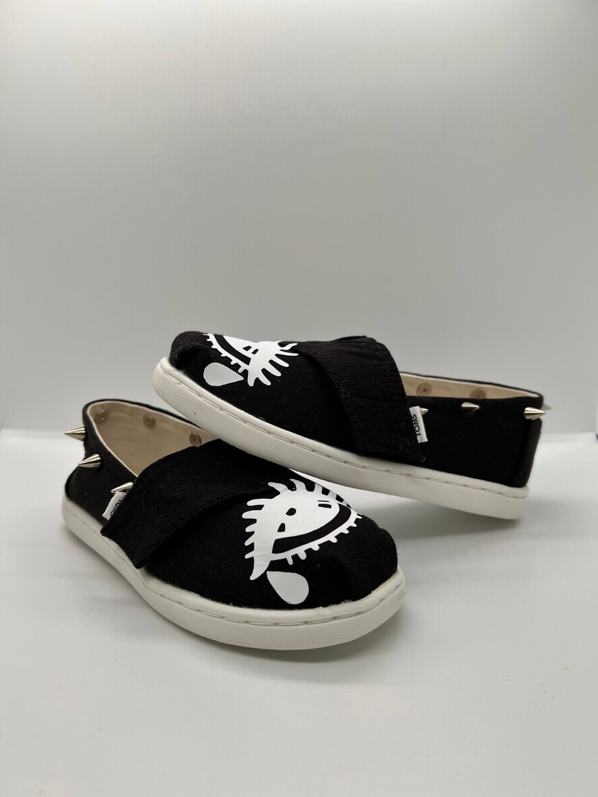 TOMS shoes