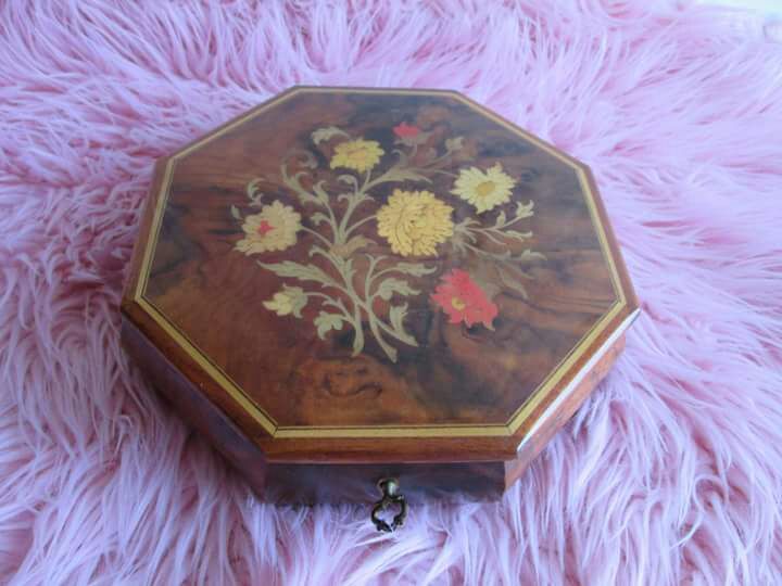 Jewelry musical swiss box made in Italy