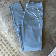 Alo Yoga Heart Throb Leggings in Seashell Blue