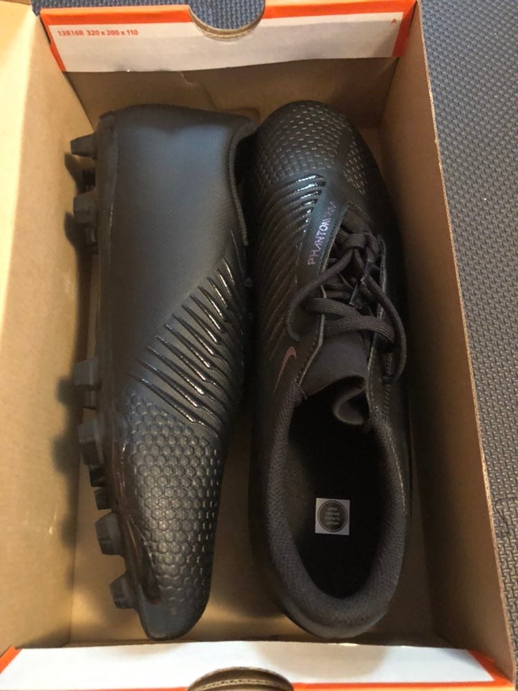 Nike Phantom Venom Club Size 11.5