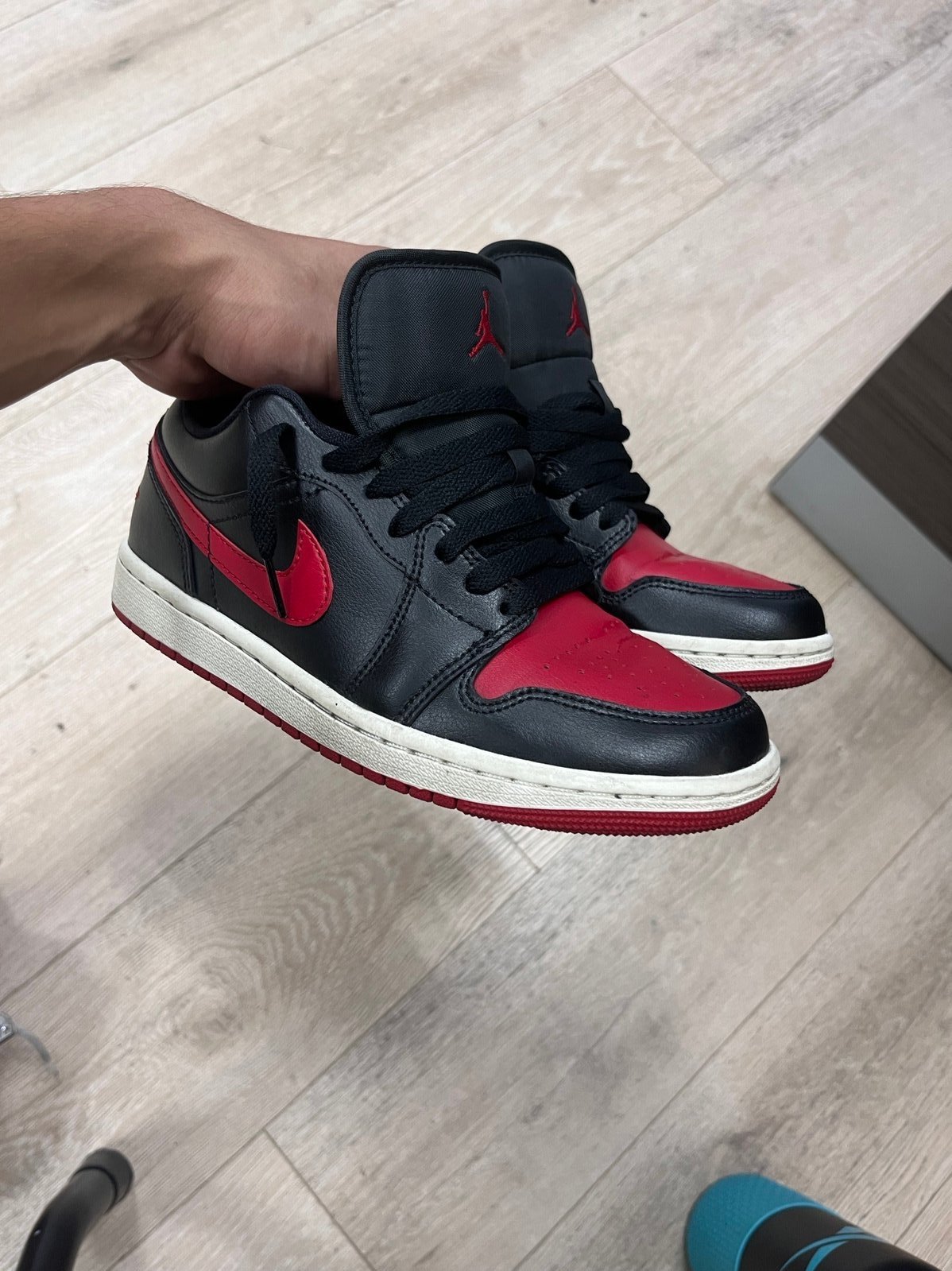 Jordan 1 Low Bred Toe