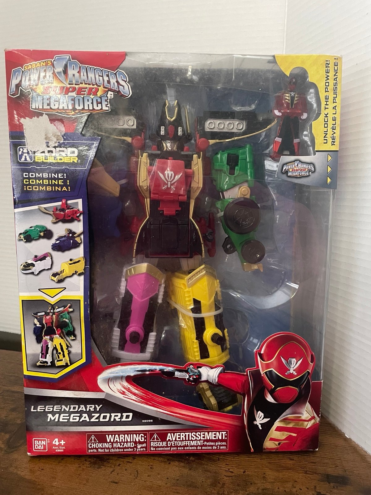 Power Rangers Super Megaforce Deluxe Legendary Megazord – Zord Builder (2013)