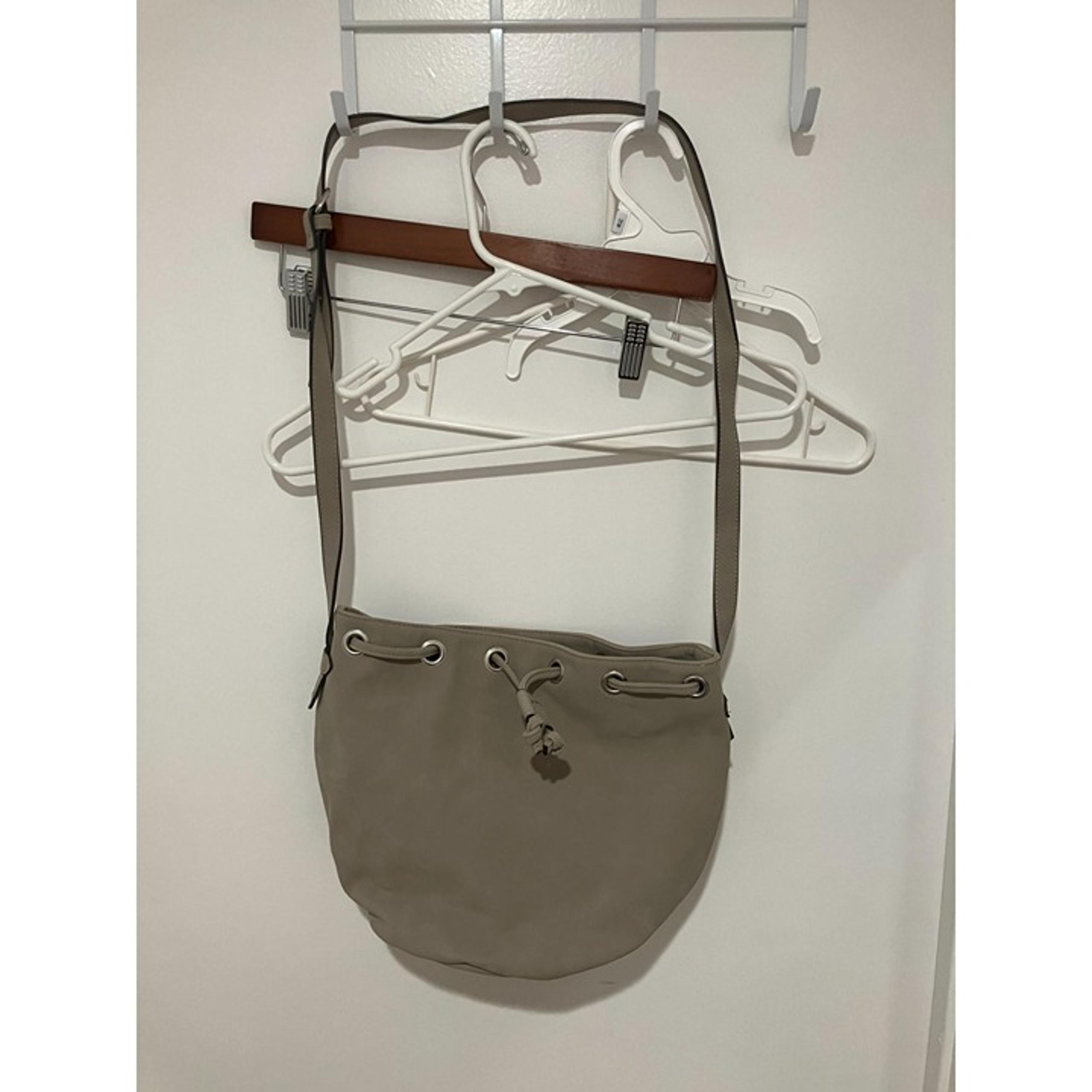 Old Navy Women's Faux Suede Drawstring Shoulder Bag, Light Gray, One Size