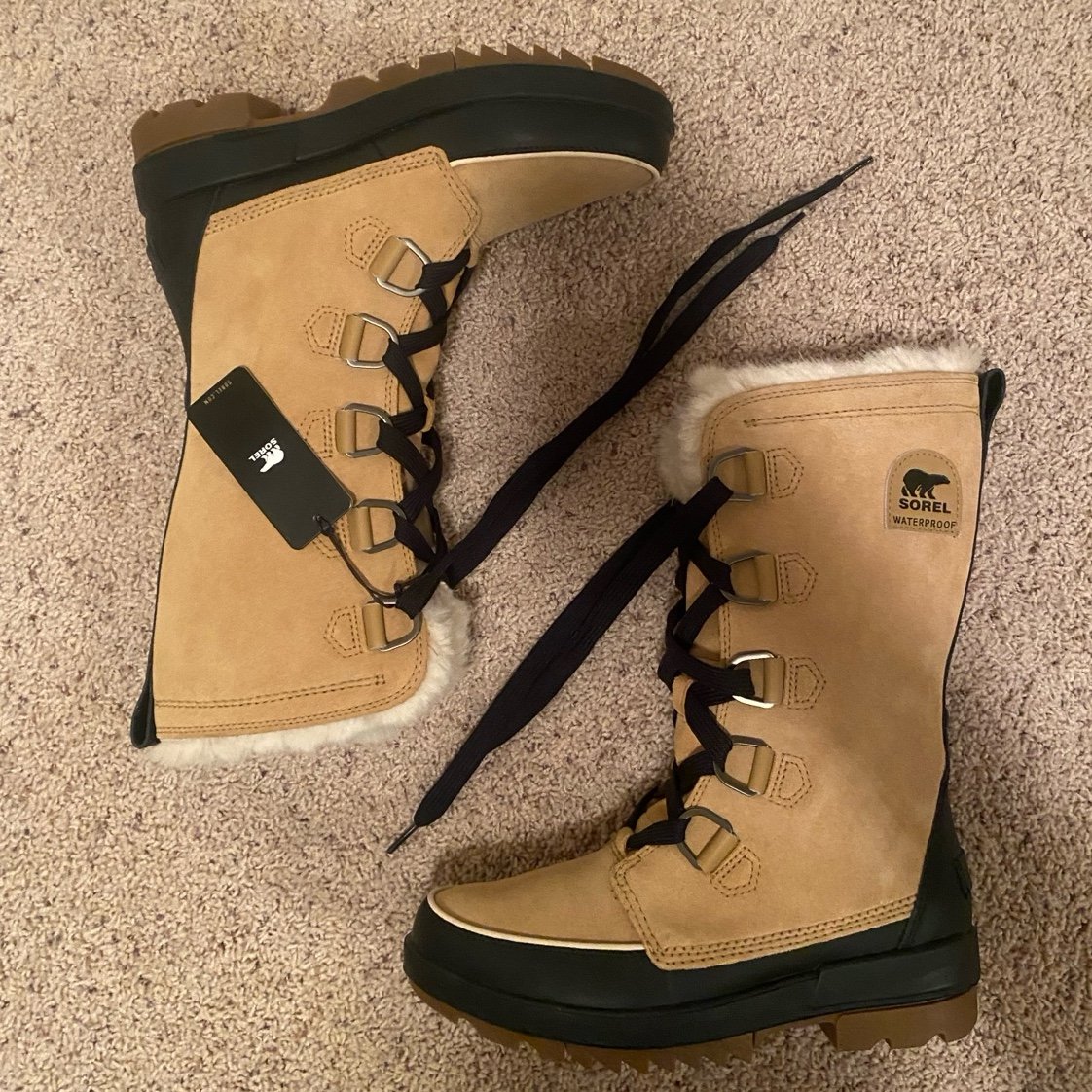 NEW WOMENS TALL SOREL BOOTS IN TAN COLOR!