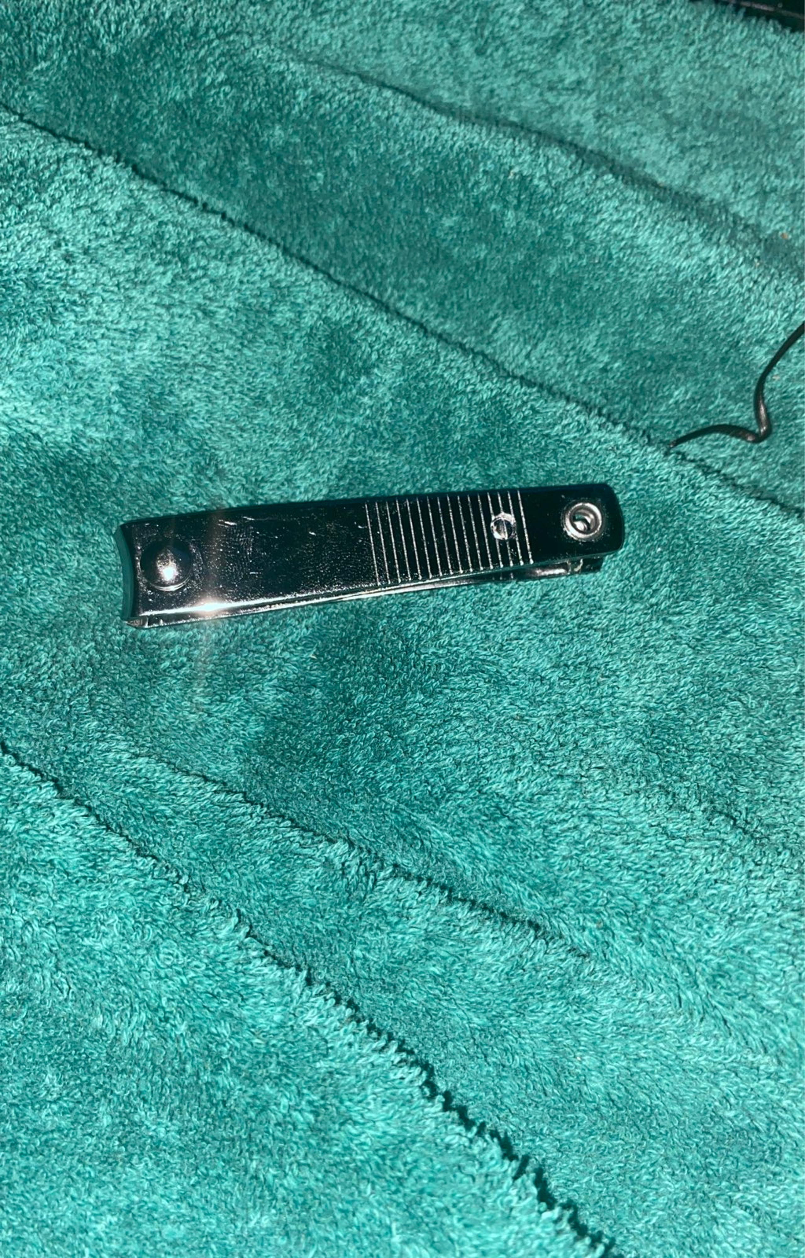 Fingernail clipper