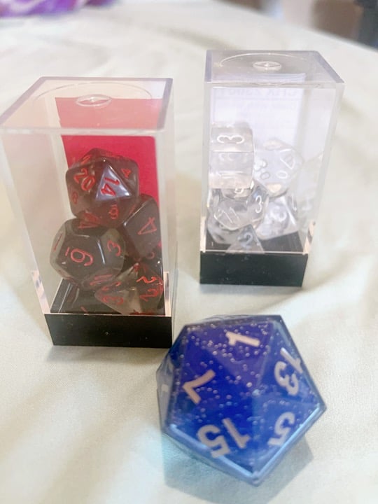 Dice set ( 2 boxes and 1 Edge)