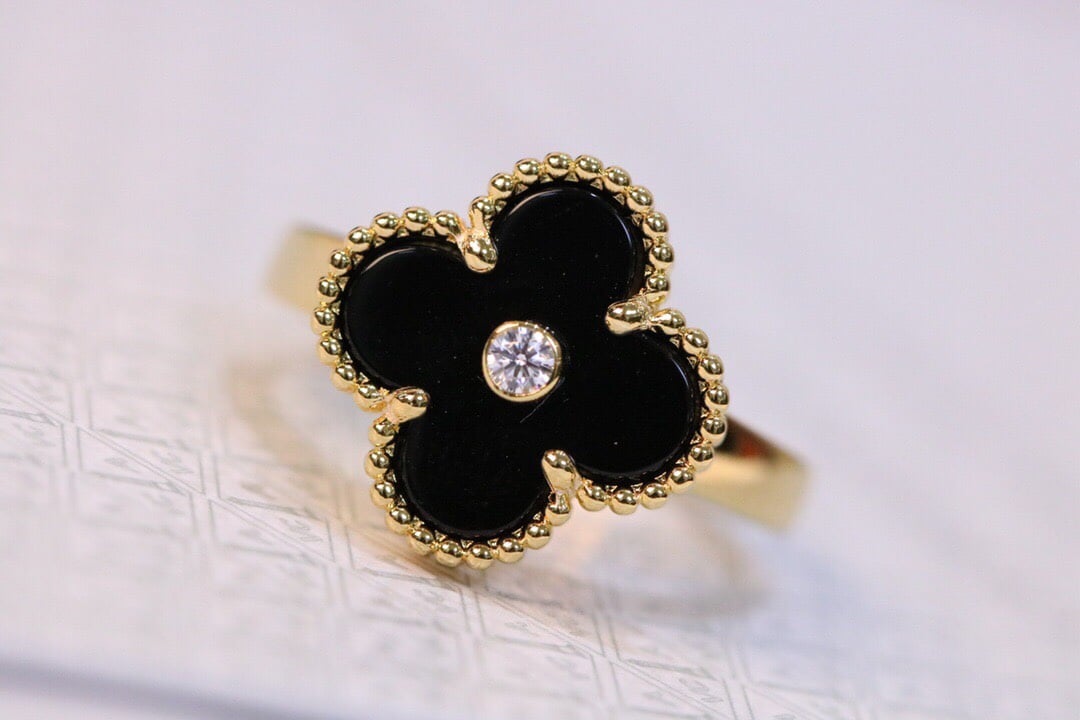 Fashion blooming flowers women