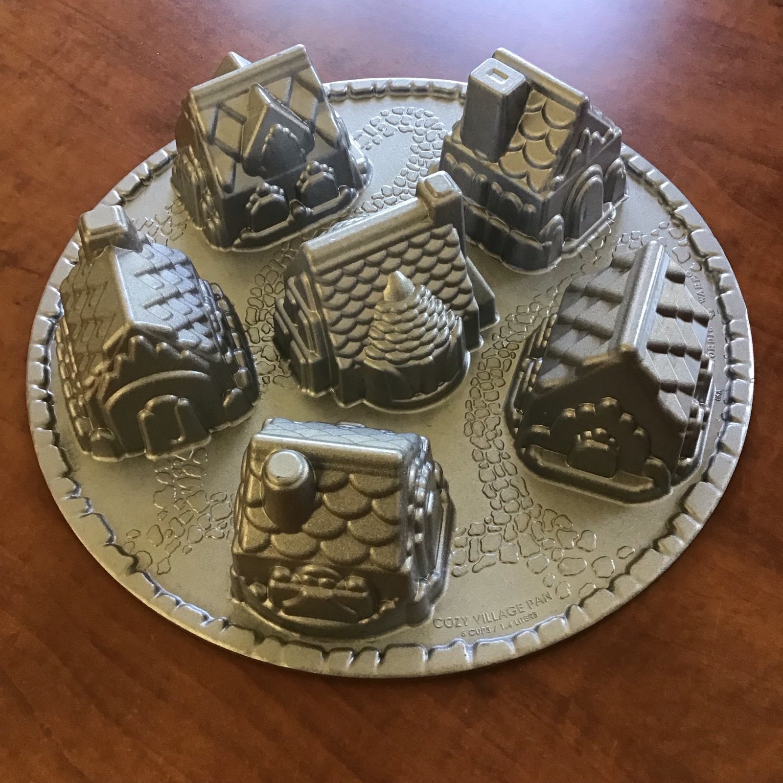 Nordic Ware Cozy Village Bakepan