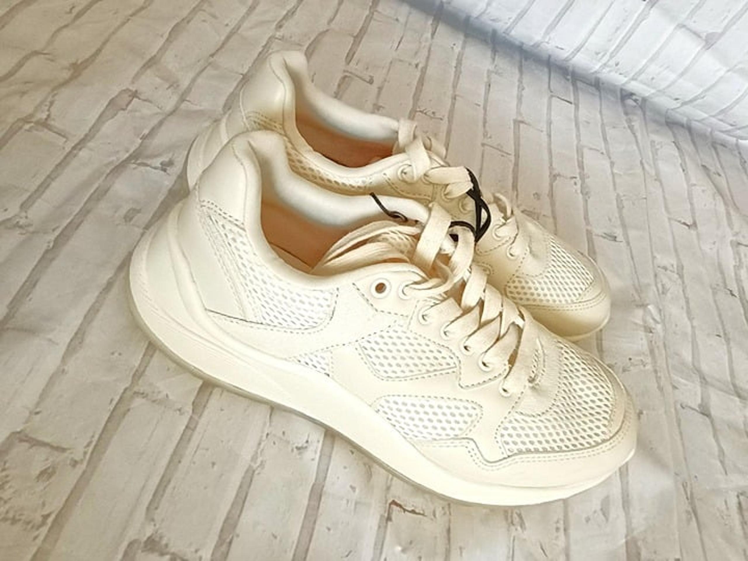 Zara Sneaker Women EU 37/US 6.5 Cream Lace Up Slip Resist Athletic/Running Shoes