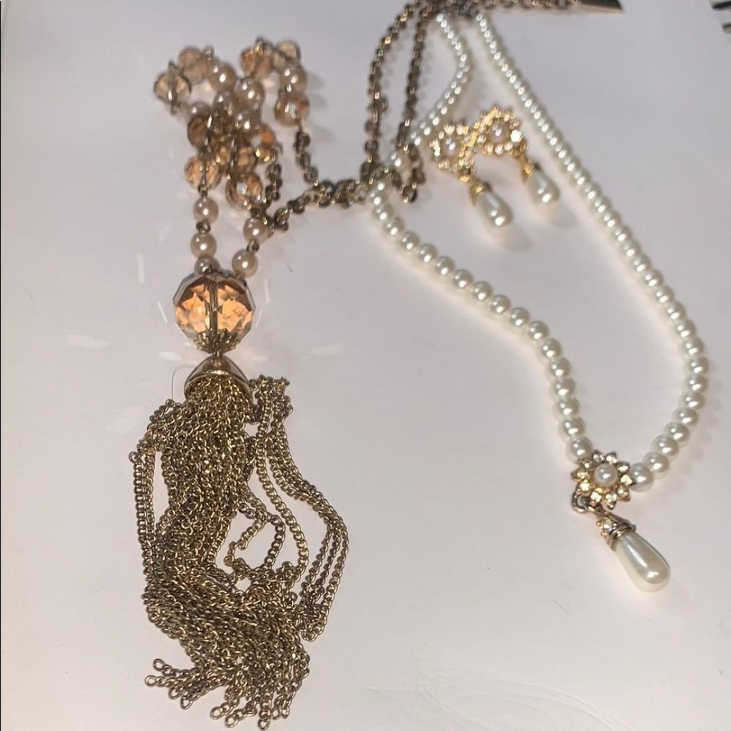 Elegant Gold and Pearl Jewelry Set