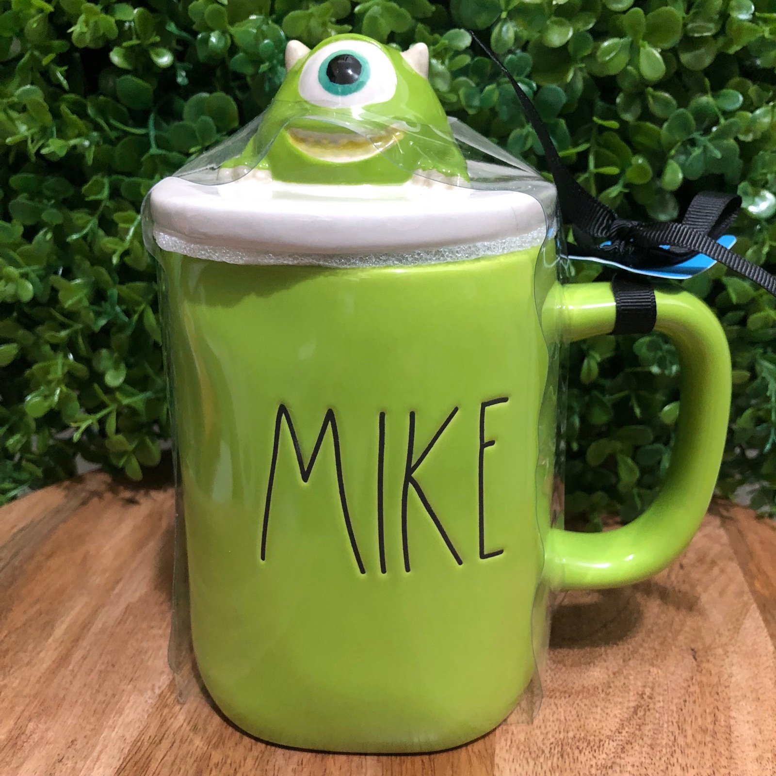 Rae Dunn NWT”MIKE” mug w/topper