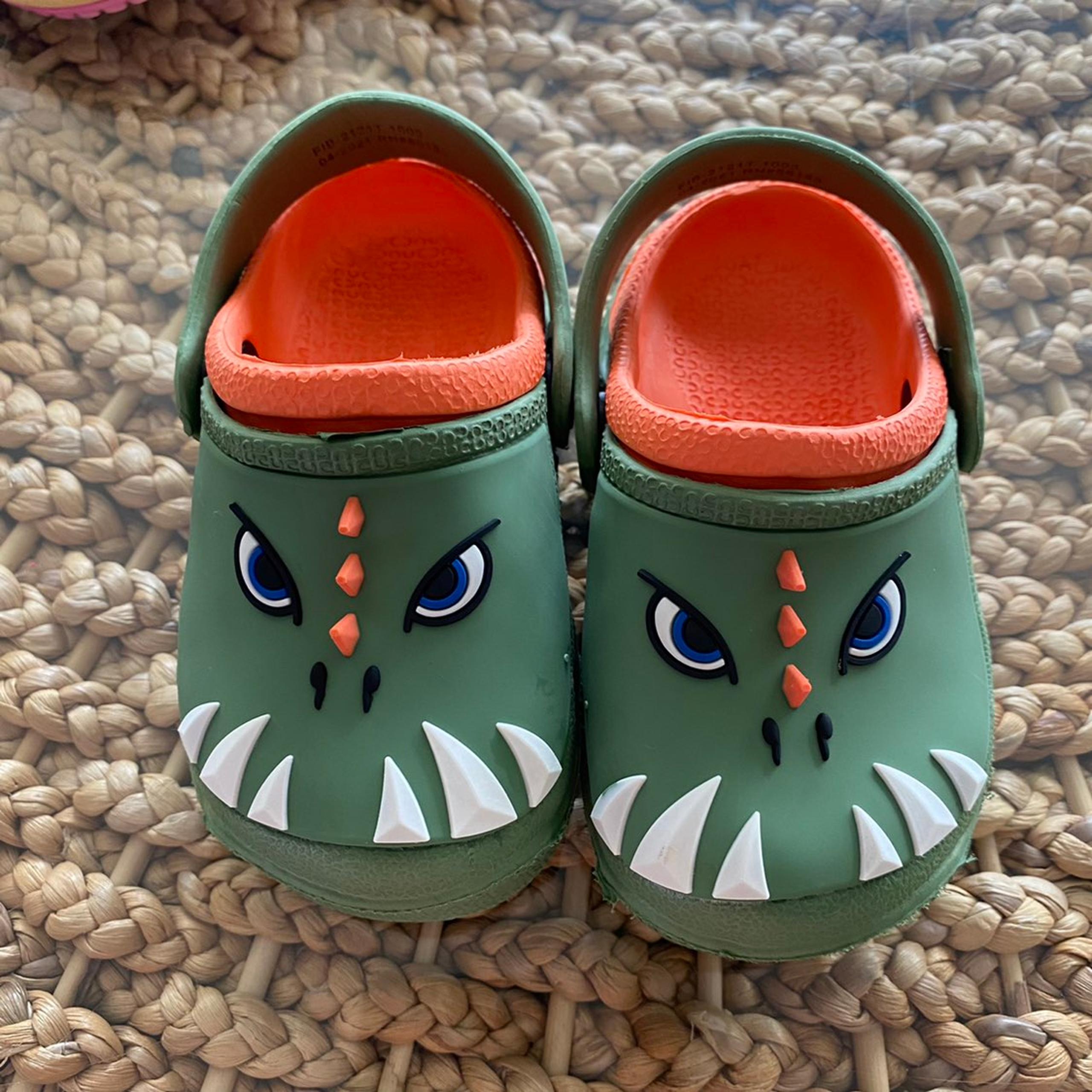 Boys Clogs with back straps size 5 - Crocs