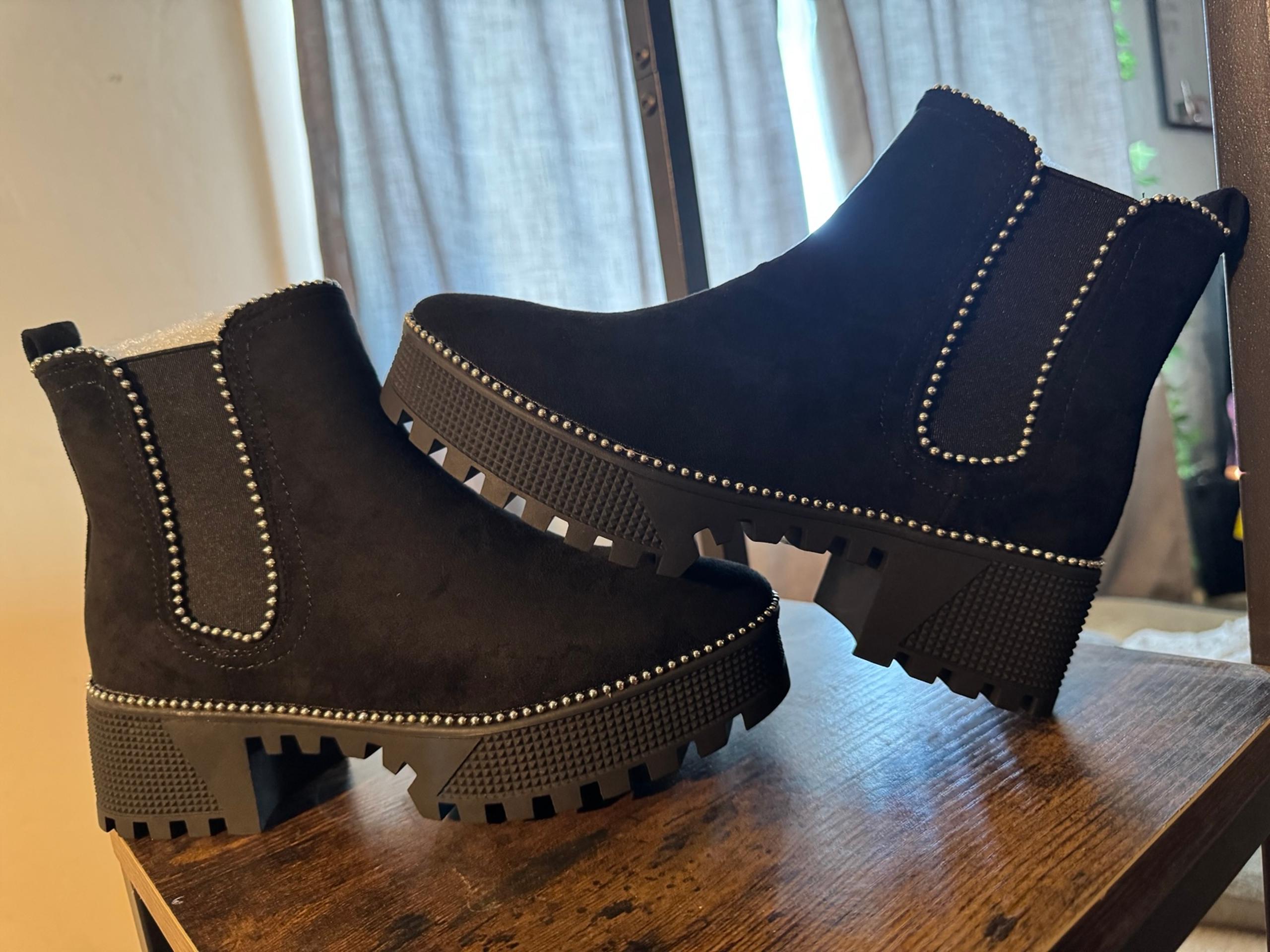 Cape Robbin Womens size 7 Black Boots