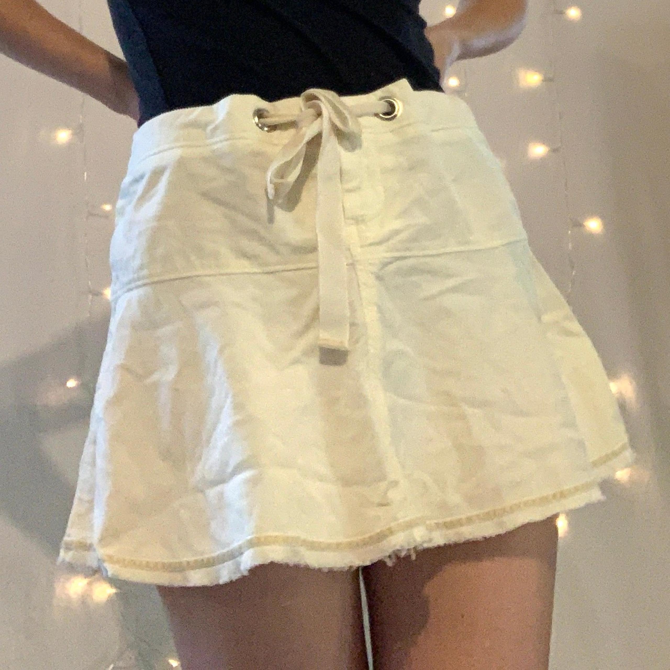 Y2K Vintage Wet Seal Mini White Cream Coquette Skirt - Size 3, Like New