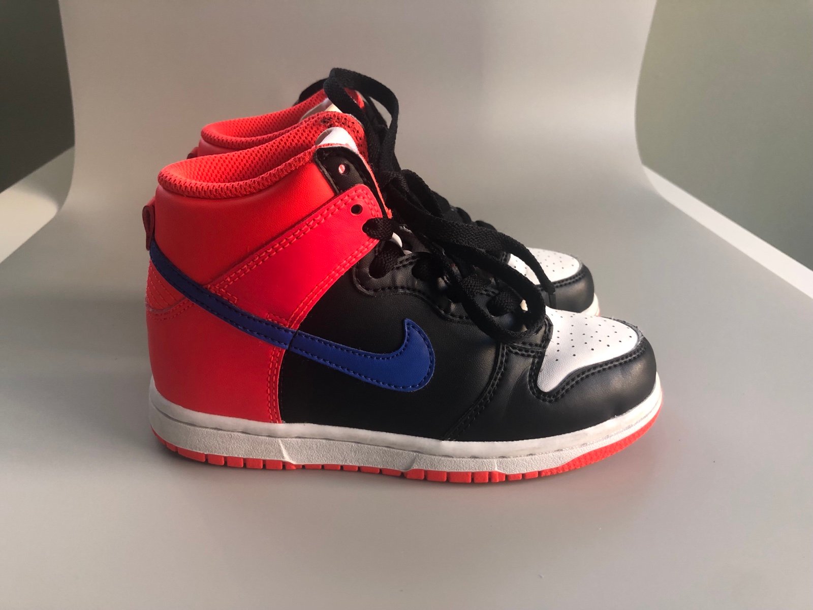 Nike Dunk High Knicks Kids Size: US 12.5 EUR 30