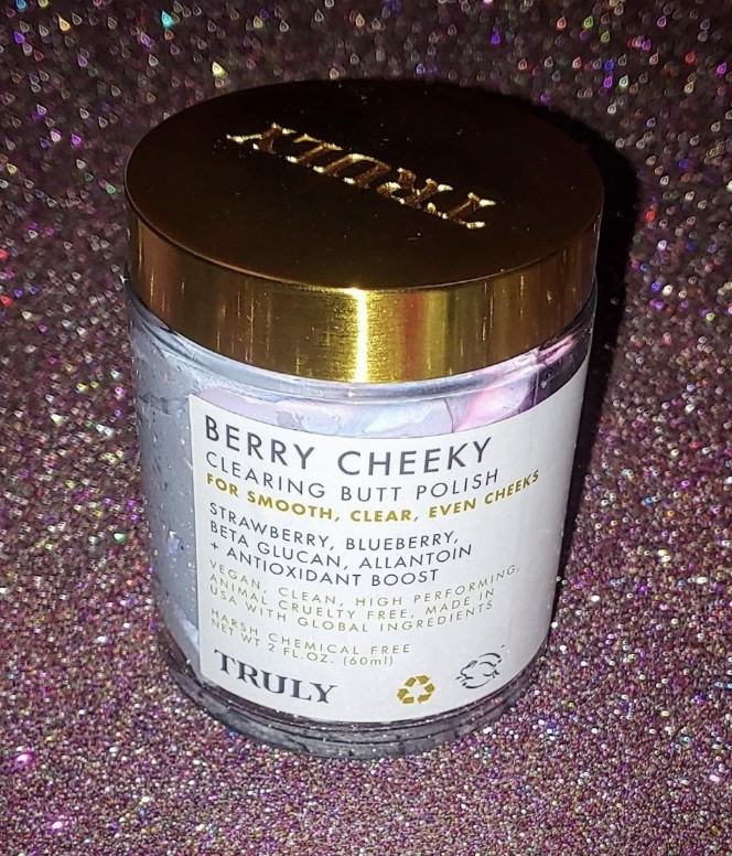 BERRY CHEEKY Clearing Butt Polish Blemish-Fighting Booty Polish TRULY Beauty
