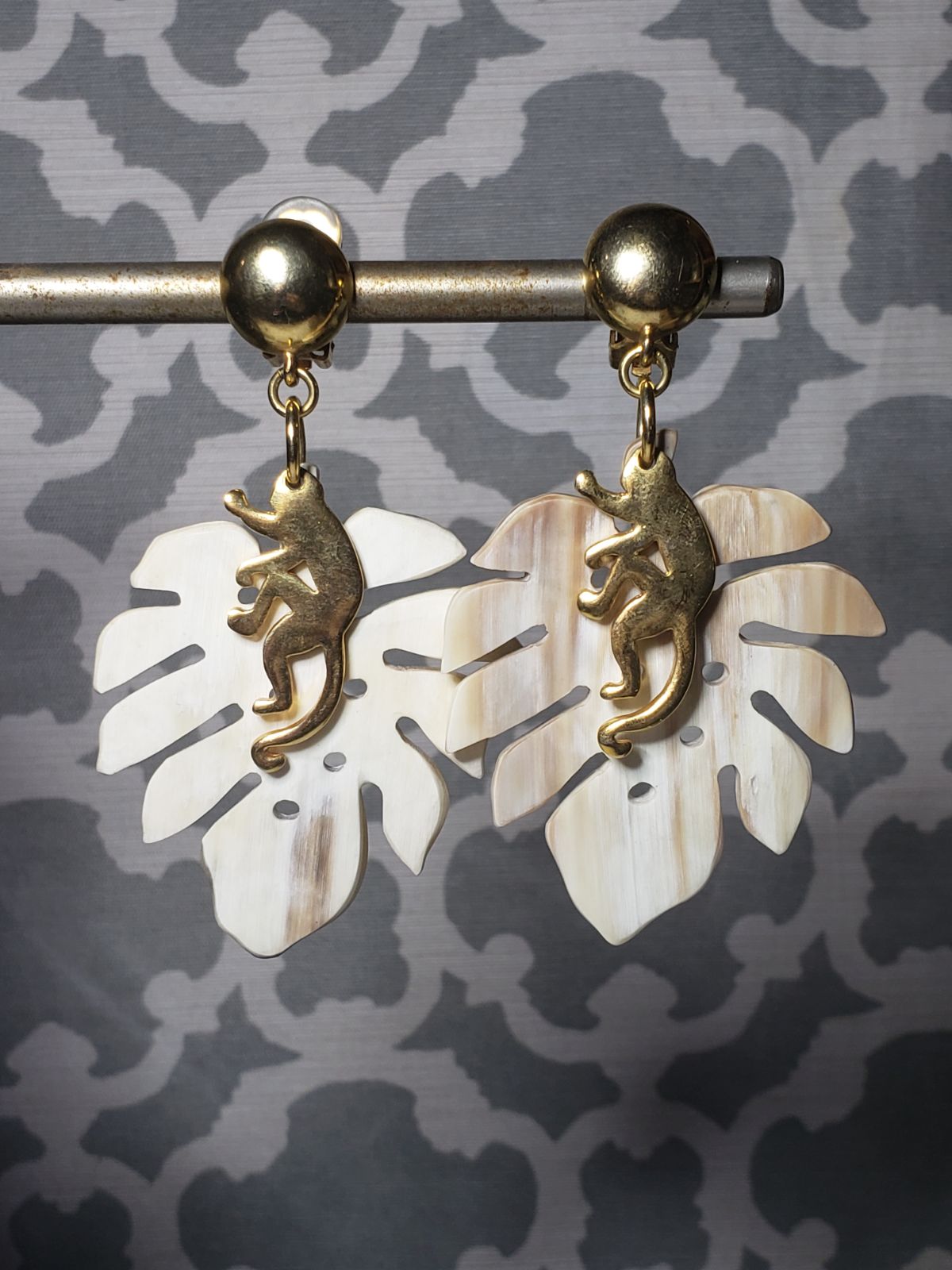 Oscar De La Renta Jungle Horn Clip On